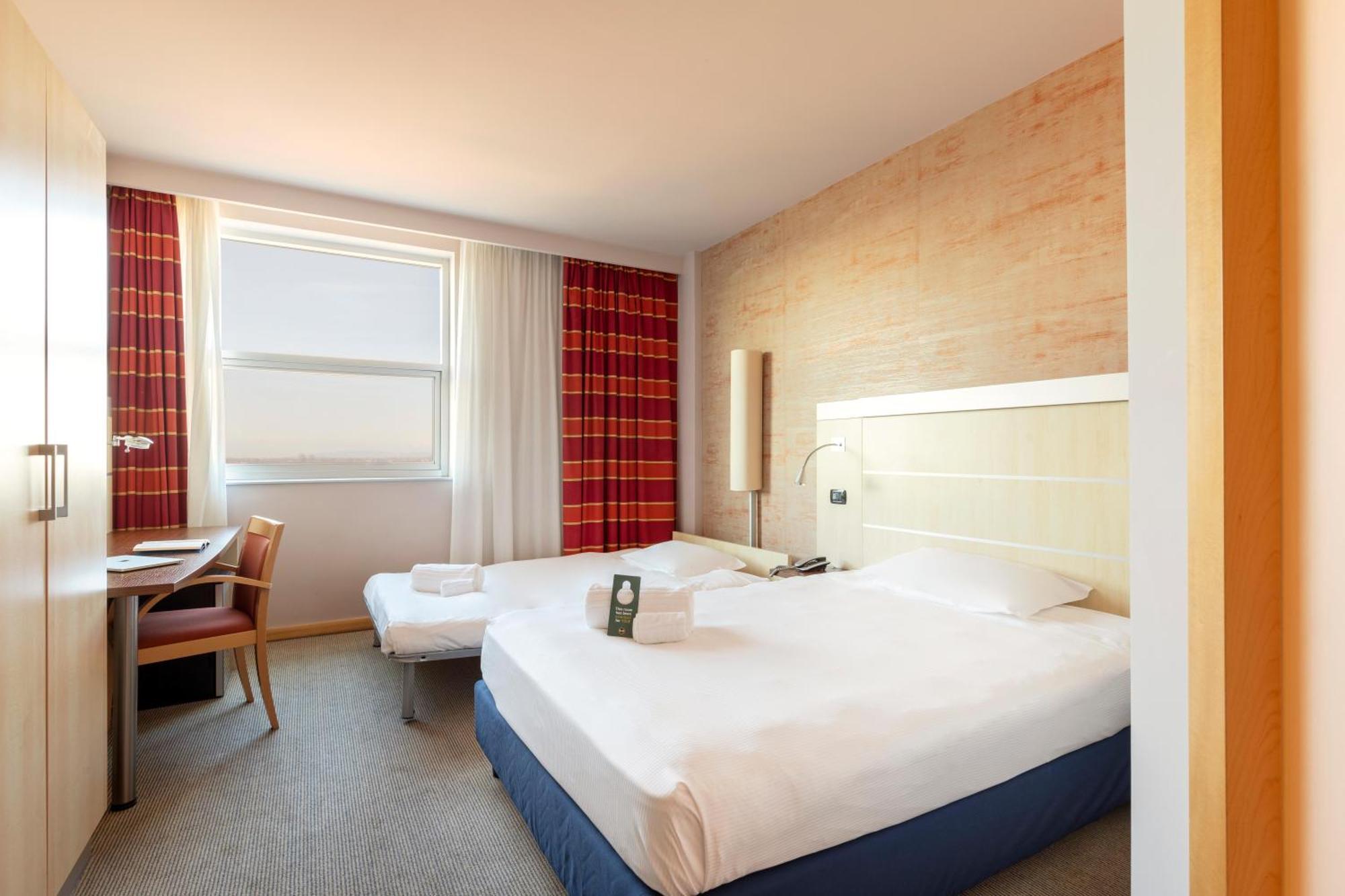 B&B Hotel Cherasco Langhe Kültér fotó