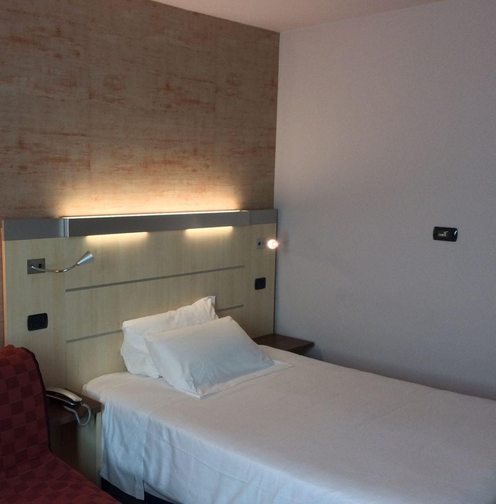 B&B Hotel Cherasco Langhe Kültér fotó